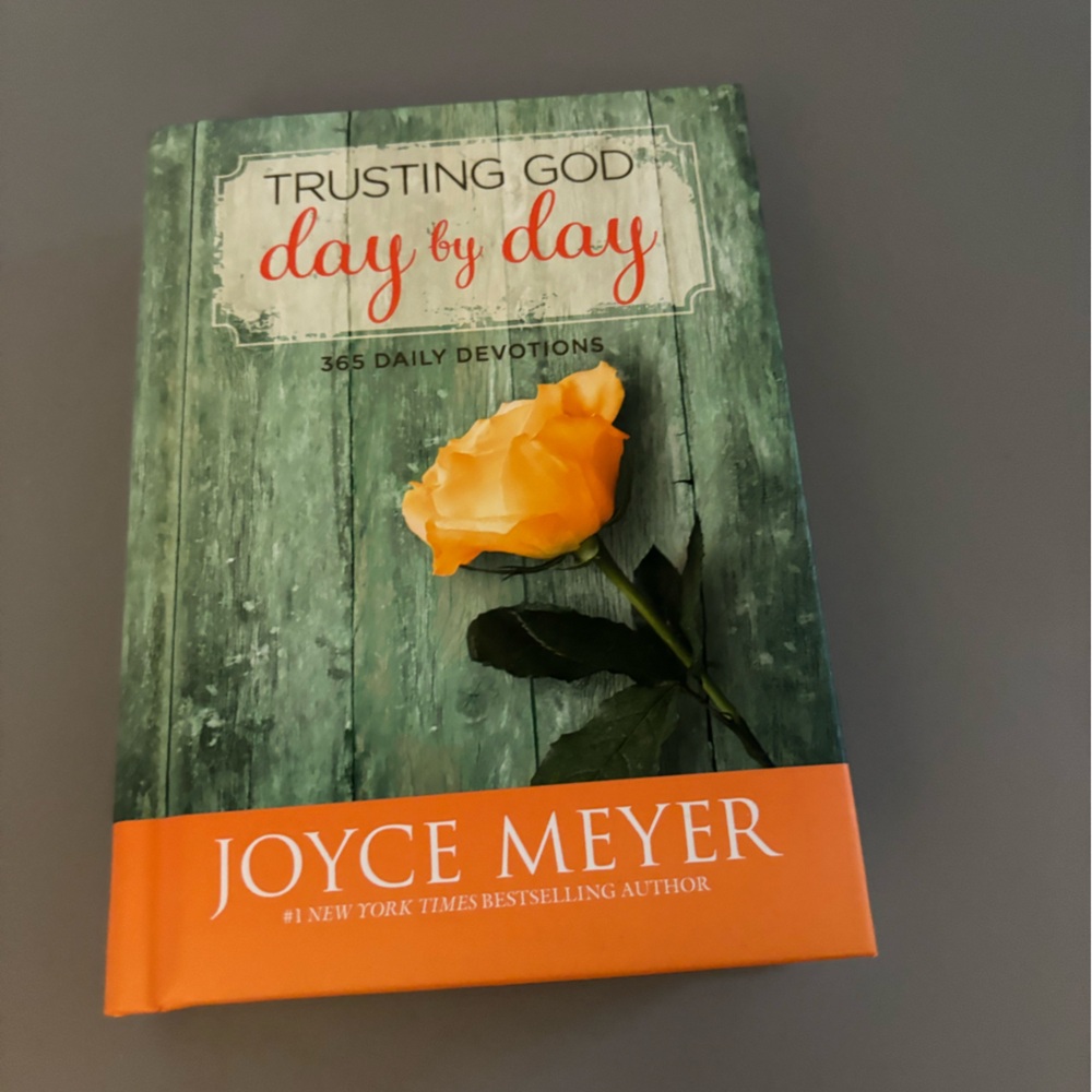Joyce Meyers Trusting God Day by Day